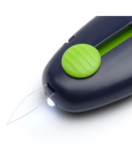 INFILA AGHI CON LUCE AL LED PRYM