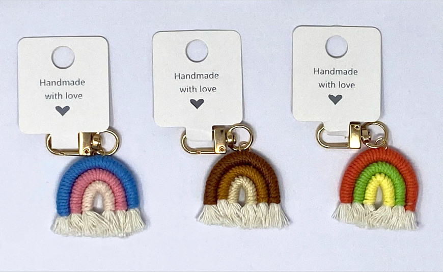 Come realizzare un portachiavi arcobaleno a 3 archi